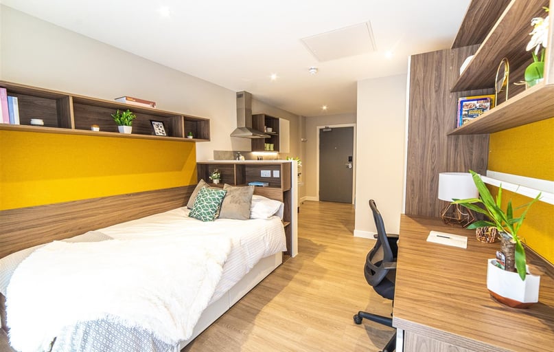 Calton Road, Holyrood, Edinburgh - Image 1
